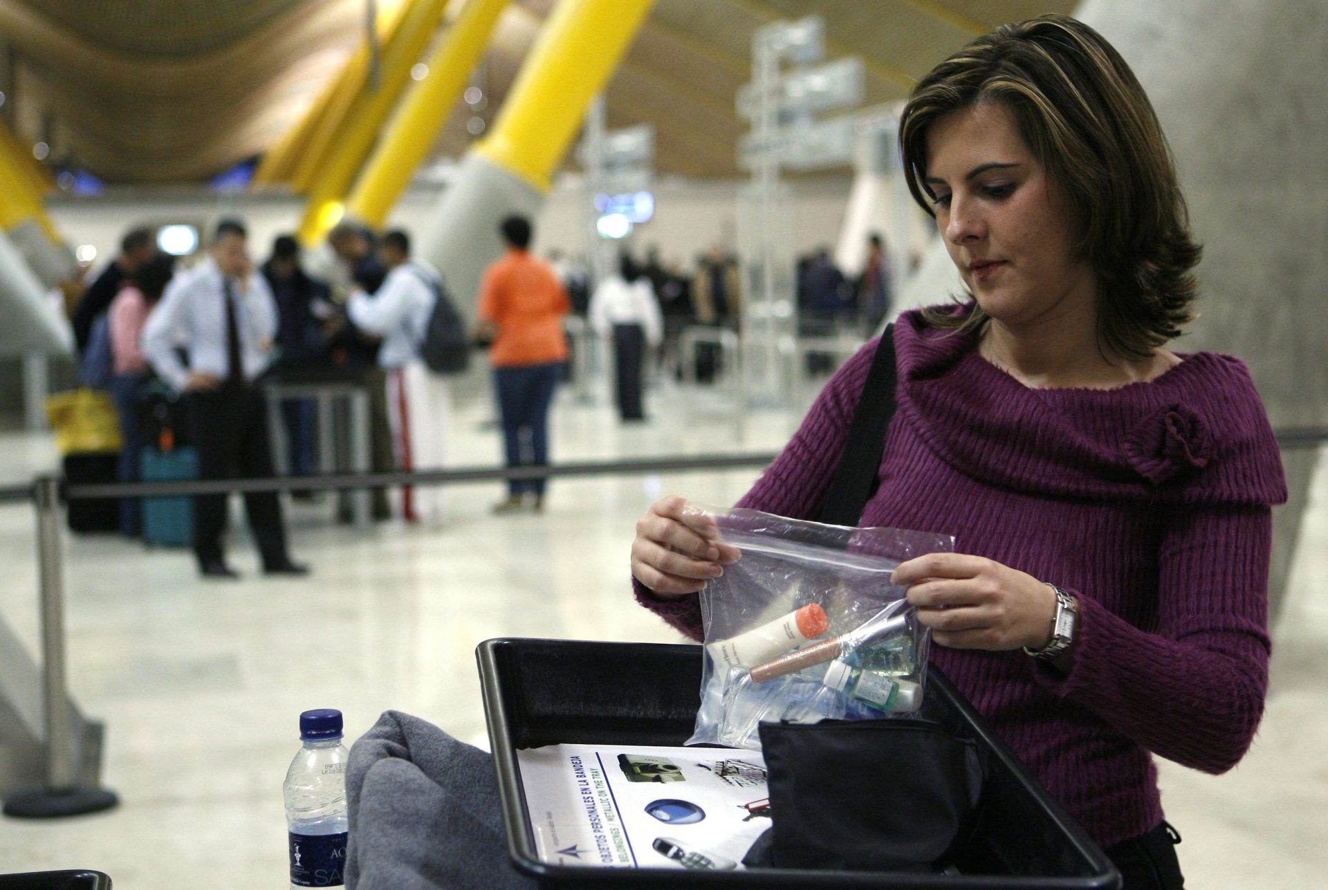 Devices And Liquids Will Stop Being Removed From Spanish Airports In   AEROPUERTOS DISPOSITIVOS 